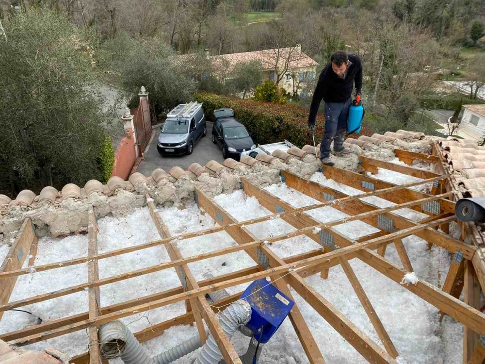 Réparation infiltration toiture à Pégomas